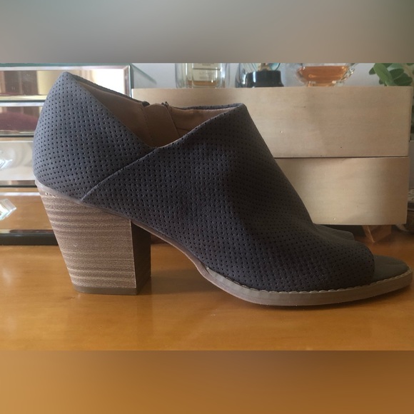 NWOT DV8 Jinna perforated peep toe bootie - Picture 3 of 11